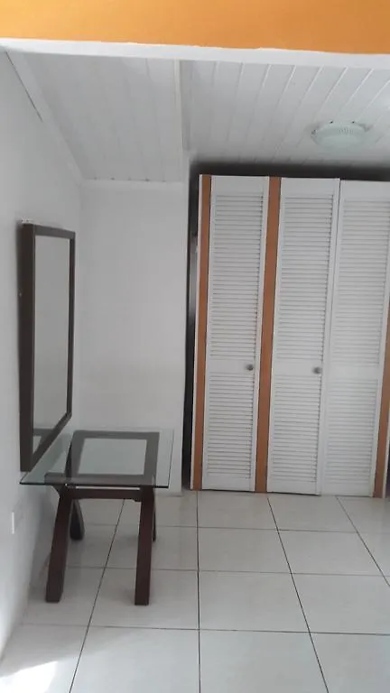 Hiwind Apartments Oranjestad